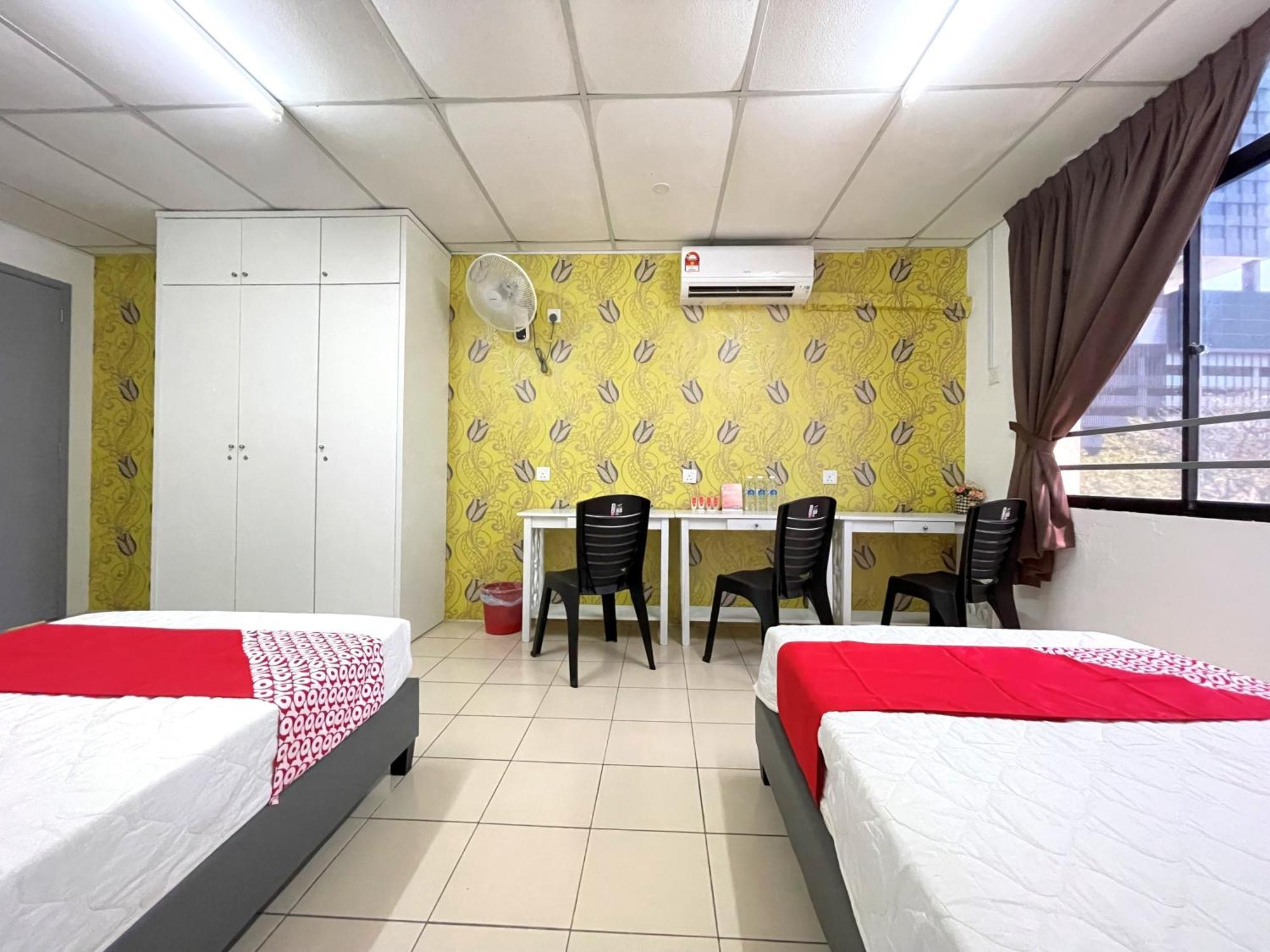 Oyo 90326 Wg Homestay *